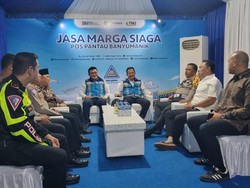 Kakorlantas Tinjau Arus Balik Lebaran di Tol Banyumanik Malam Ini
