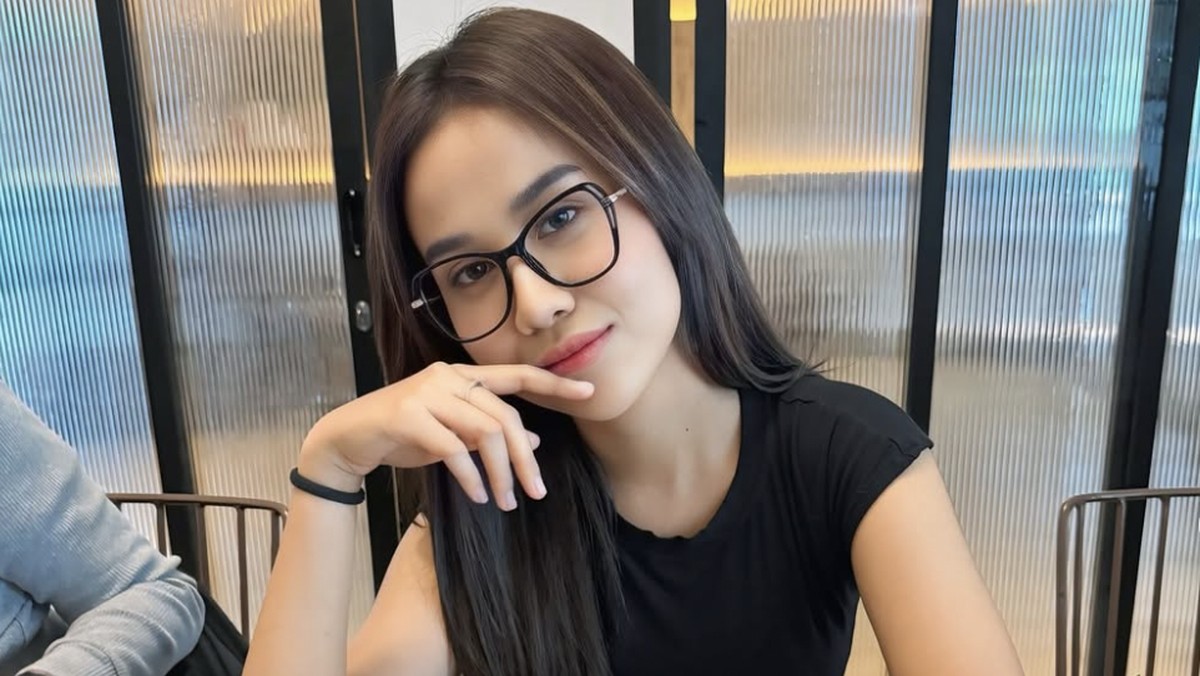 Mayang Lucyana Nikmati Floating Breakfast di Bali hingga Kulineran di Korea