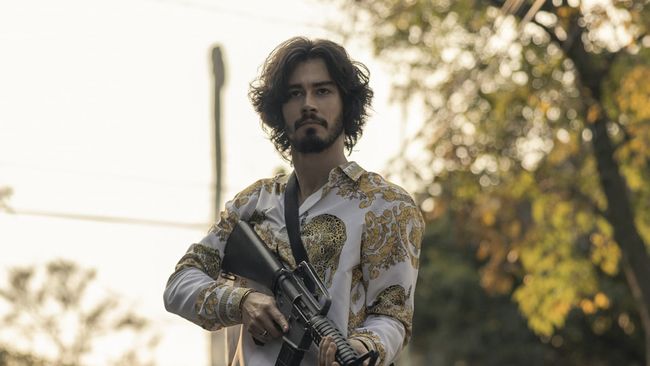 Salah satu aktor yang pernah membintangi serial Narcos: Mexico dilaporkan dalam kondisi koma usai terinfeksi bakteri yang sangat agresif kala berlibur.