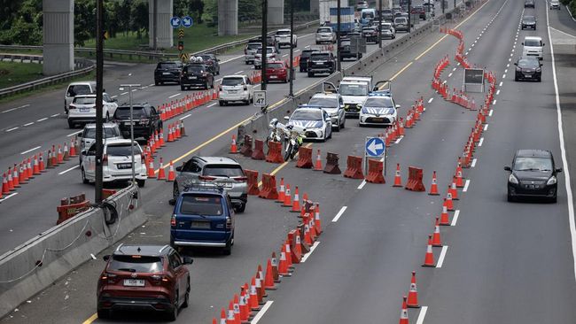 Kebijakan contraflow bertujuan untuk mengurai kepadatan kendaraan saat arus mudik dan balik Lebaran. Berikut jadwal dan lokasi contraflow Lebaran 2026.
