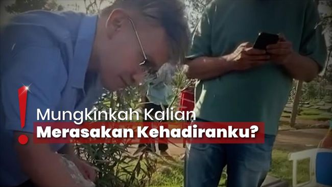 Momen Haru Ruben Onsu Nyekar ke Makam Olga dan Jupe usai Mualaf