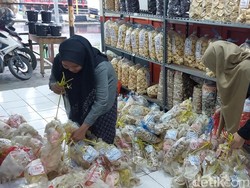 Kerupuk Melarat-Kulit Kerbau, Oleh-oleh Wajib di Jalur Pantura