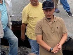 Walkot Agung Nugroho Cek Jalan Amblas di Pekanbaru: Hari Ini Langsung Diperbaiki