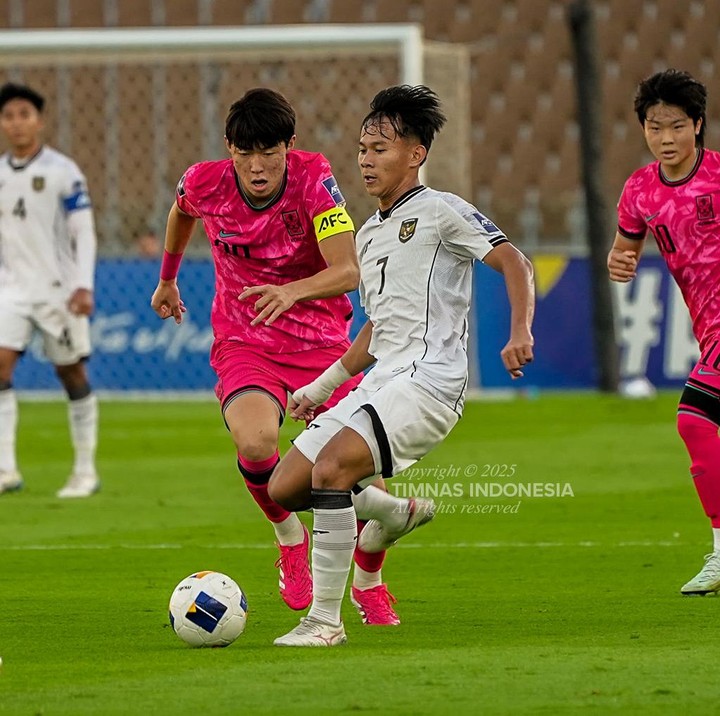 <p>Dilansir dari laman <em>detikcom</em>, Timnas Indonesia U-17 berhasil masuk ke babak perempat final Piala Asia U-17 2025 sekaligus lolos ke Piala Dunia U-17 2025 di Qatar. Garuda Muda lolos setelah mengalahkan Yaman dengan skor 4-1. Gholy sendiri mendetak gol pada 15 menit pertama pertandingan, Bunda. Sebelumnya Timnas U-17 juga berhasil mengalahkan Korea Selatan. (Foto: Dok. PSSI)</p>