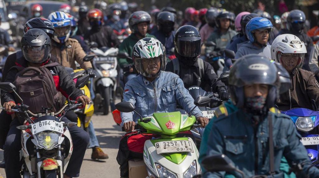 Jalur Pantura Cirebon dan Nagreg Dilewati 500 Ribuan Kendaraan Pemudik