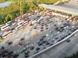 Video Kepadatan di GT Cikatama Saat Puncak Arus Balik