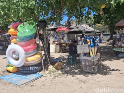 Pantai Sanur Ramai Pengunjung di Musim Liburan, tapi Irit Belanja