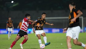 Hasil Liga 1: Ferarri Kartu Merah, Persija Kalah dari Madura United