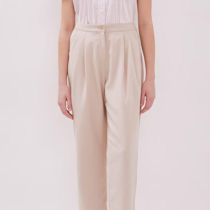 Minimal Basic Pleats Trouser Beige