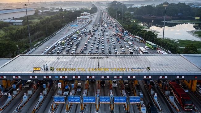 Jasa Marga akan memberlakukan diskon tarif tol 20% saat libur Nataru di beberapa ruas jalan tol strategis. Cek daftar ruas dan rincian tarifnya.