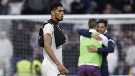 Viral Bellingham Marah, Nendang Monitor VAR Usai Kekalahan Real Madrid