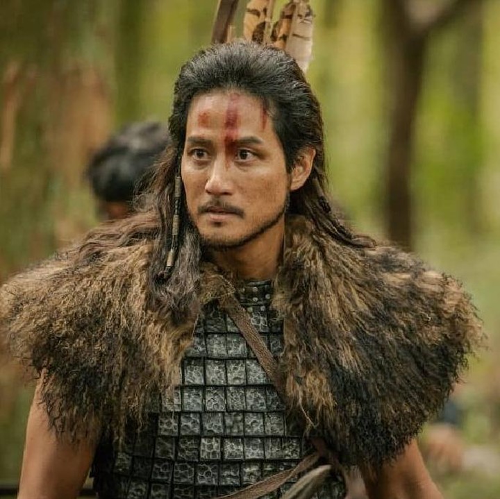 <p>Selama kariernya di dunia akting, Park Hae Joon telah memerankan berbagai jenis karakter. Ia pernah berperan sebagai Mu-baek, seorang prajurit di drama Korea <em>Arthdal Chronicles</em>. (Foto: Instagram @pleoent)</p>