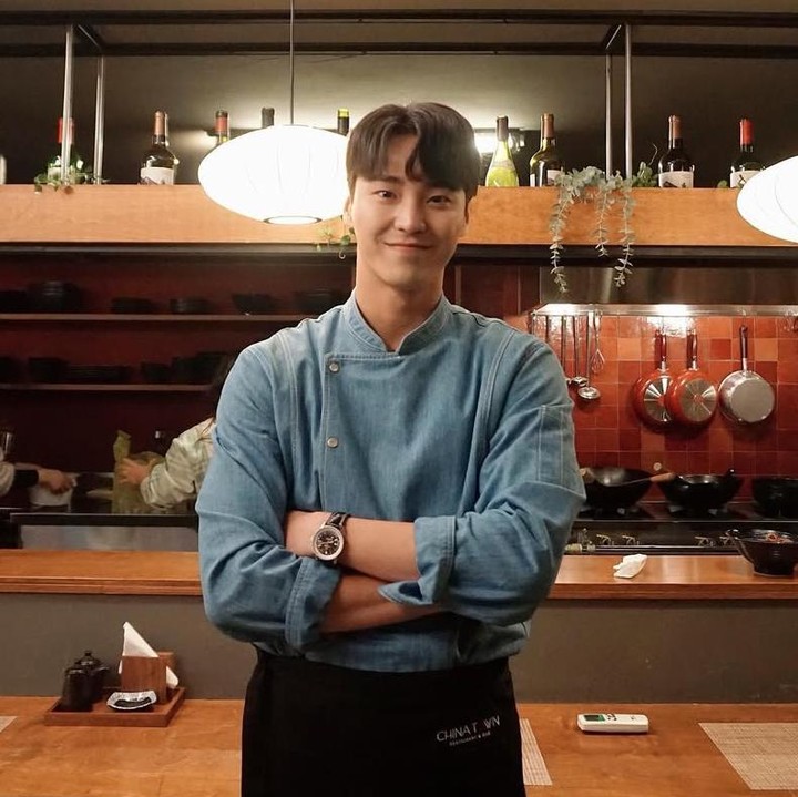 <p>Kemudian ada aktor Lee Tae Hwan yang pernah bermain dalam drama Korea <em>Thirty-Nine</em>. Usai menjalani wamil, ia kembali bermain dalam drakor berjudul <em>DNA Lover.</em> (Foto: Instagram @manofcreation_official)</p>