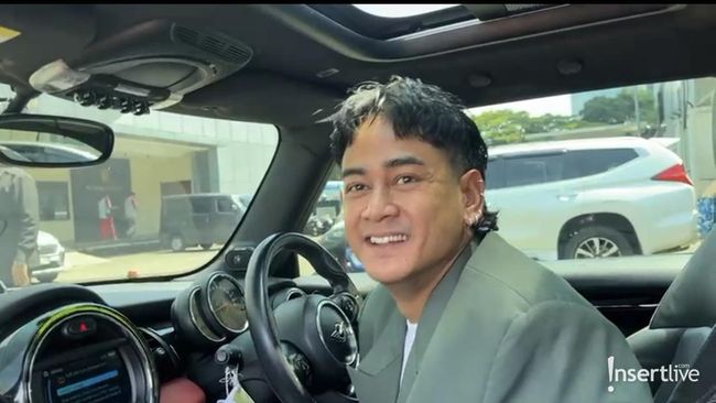 Cerita Dwi Andhika Kerja dengan Selang Nempel di Tubuh Usai Operasi Abses