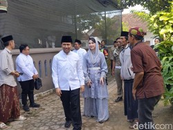 Emil-Arumi Rayakan Lebaran Ketupat di Trenggalek
