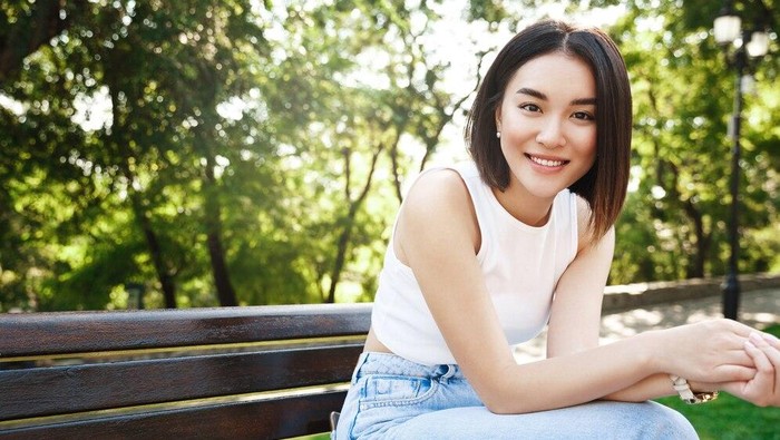 img-title Bukan Mitos! Ini 3 Sifat yang Bikin Kamu Makin Menawan dari Tahun ke Tahun