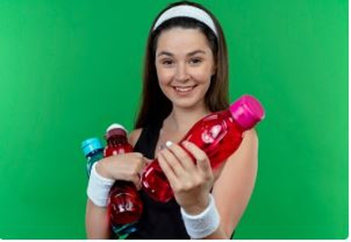 Minuman energi mengandung gula atau pengganti gula ditambah kafein.