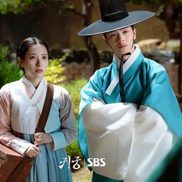 Potret Bona WJSN & Yook Sung Jae di drama The Haunted Palace/instagram.com/SBS
