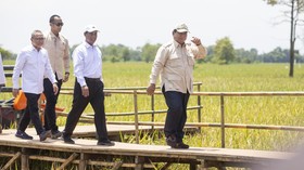 Prabowo Tanya Dedi Mulyadi dan Mentan Amran: Lulusan Mana?