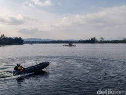 Nahas 2 Penumpang Perahu di Sungai Citarum