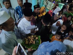 Rebutan Kupat Jembut, Tradisi Syawalan dari Pedurungan di Kota Semarang