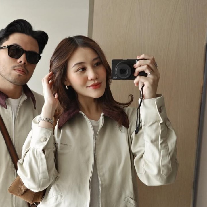 <p>Pasangan Aaliyah Massaid dan Thariq Halilintar tengah berlibur ke Eropa untuk menikmati babymoon kehamilan pertama. Baru-baru ini, keduanya membagikan potret saat berada di Barcelona, Bunda. (Foto: Instagram @aaliyah.massaid)</p>