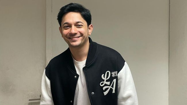 Andrew Andika Pamer Kemesraan dengan Pacar Baru yang Diduga Janda