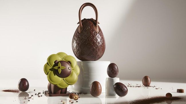 Louis Vuitton merilis cokelat telur Paskah berbentuk 'Egg Bag' yang ikonik. Cokelat ini dibanderol seharga Rp4,16 juta.