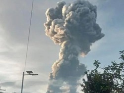 Gunung Berapi di Filipina Erupsi, Muntahkan Abu Setinggi 4.000 Meter