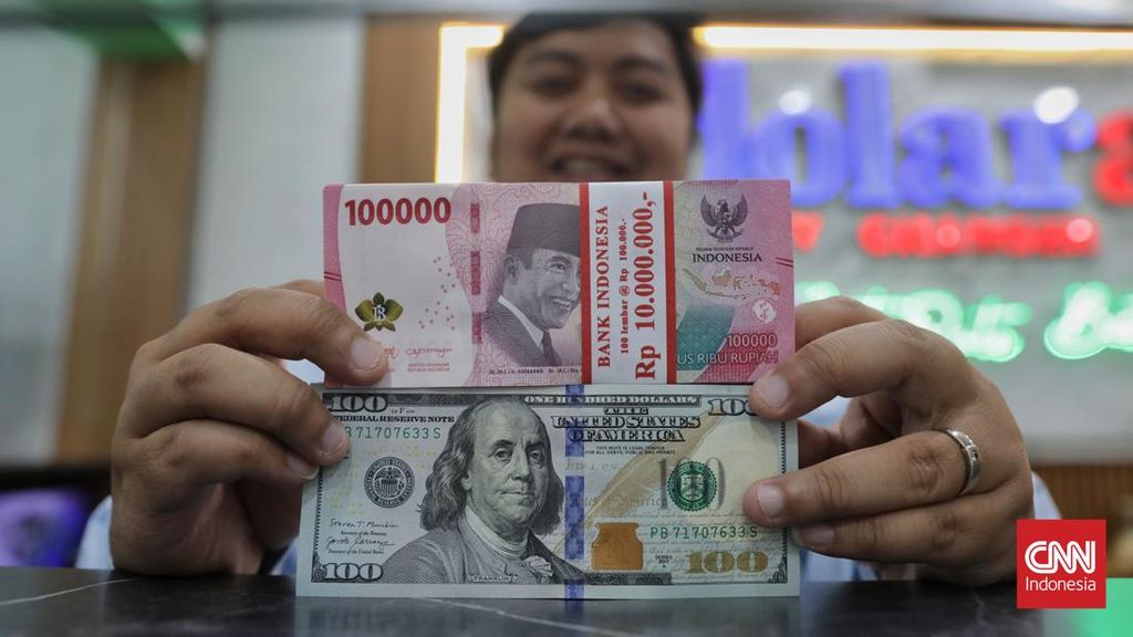 Rupiah Melemah ke Rp16.848 per Dolar AS Jumat Pagi