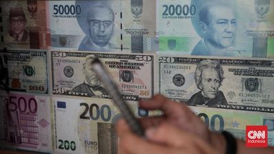 Nilai tukar rupiah hari ini melemah sebesar 24 poin atau 0,14 persen terhadap dolar AS. (CNN Indonesia/Safir Makki)