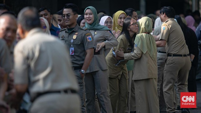Penerapan WFA bagi PNS jelang Lebaran berlaku mulai hari ini, Senin (16/3). Pemerintah menetapkan PNS WFA selama 5 hari pada periode mudik Lebaran.