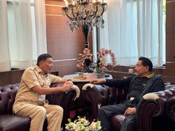 Hendropriyono Beri Pesan ke Menhan Sjafrie Saat Halalbihalal