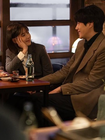 Happy Ending! Intip 5 Potret IU dan Kim Seon Ho di Drakor Netflix When Life Gives You Tangerines