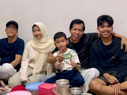 Haru Kiwil Saat Dapat Hadiah Terbaik Seumur Hidup