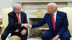 Trump Minta Netanyahu Bersikap Baik pada Warga Gaza yang Menderita