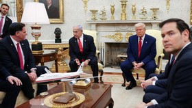 FOTO: Momen Netanyahu Temui Trump kala 'Perang Dagang' AS Makin Panas