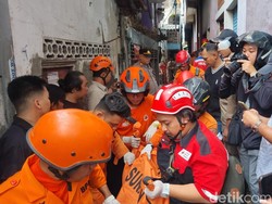 Detik-detik Tembok Balkon Roboh Tewaskan Penghuni Rumah yang Difabel