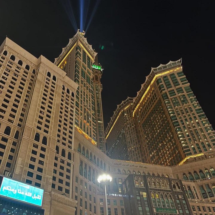 <p>“Doa langsung di Tanah Suci semoga langsung juara,” tulis akun @sheadilas**. “Semoga menjadi umrah yang mabrur,” tulis akun @maha***.. (Foto: Instagram @gholyy.z)</p>
