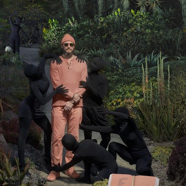 Lirik Lagu Beach Baby - Bon Iver