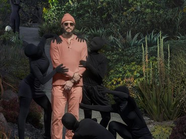 Lirik Lagu Beach Baby - Bon Iver