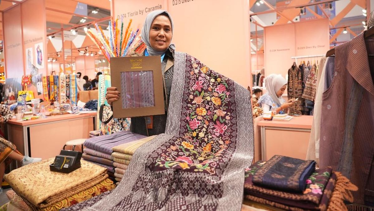 BRI Dukung UMKM Unici Jaga Warisan Budaya Songket Silungkang