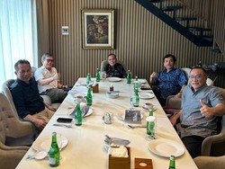 Momen Dasco, Rocky Gerung, hingga Syahganda Nainggolan Ngumpul di Senayan