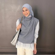 Get The Look: Inspirasi Gaya Modest Modern ala Dianty Annisa untuk ke Kantor