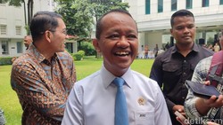 Viral Menteri ESDM Bahlil Naik-Turun Jet Pribadi, Tarif Rp135 Juta per Jam