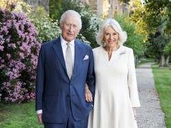 Potret Terbaru Raja Charles & Ratu Camilla Rayakan 20 Tahun Pernikahan