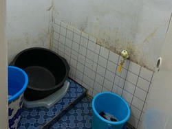 Penyebab Keramik Kamar Mandi Menguning dan Cara Membersihkannya