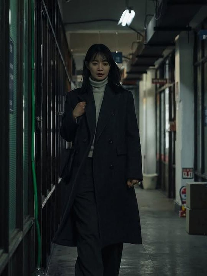 Karakter Lee Ju Yeon sendiri juga terhubung dengan lima karakter utama lainnya. Mereka sama-sama terjerat dalam benang takdir yang melibatkan satu sama lain./ Foto: instagram.com/netflixkr