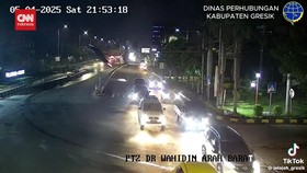 VIDEO: Detik-detik BMW Terbang dari Tol Gresik yang Belum Tersambung