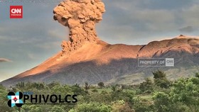 VIDEO: Detik-detik Letusan Gunung Kanlaon Terekam Kamera